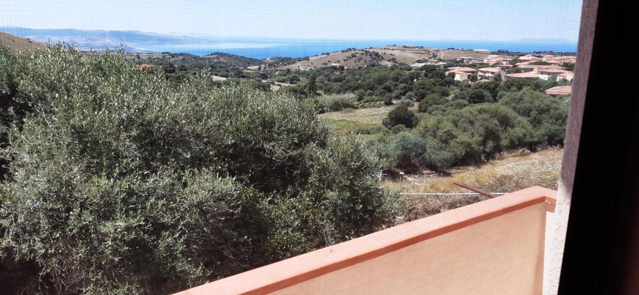Casa Vacanza Costa Rossa Vista Mare Trinità dʼAgultu Екстериор снимка