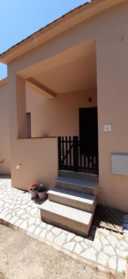 Casa Vacanza Costa Rossa Vista Mare Trinità dʼAgultu Екстериор снимка