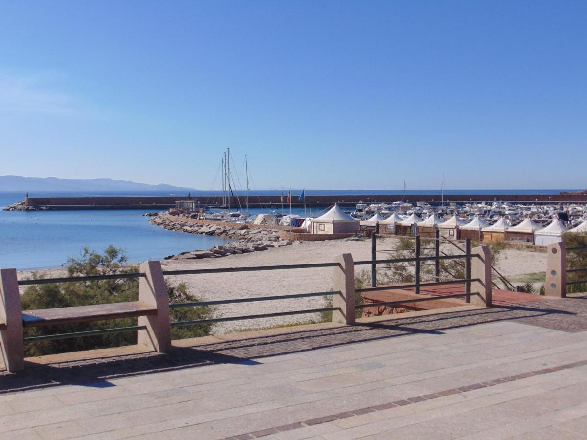 Casa Vacanza Costa Rossa Vista Mare Trinità dʼAgultu Екстериор снимка