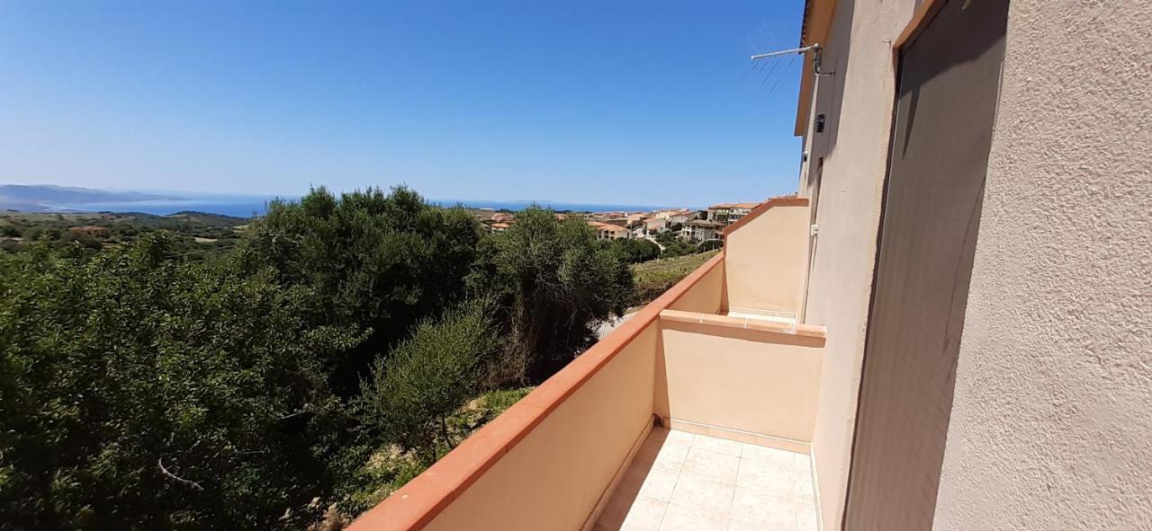 Casa Vacanza Costa Rossa Vista Mare Trinità dʼAgultu Екстериор снимка